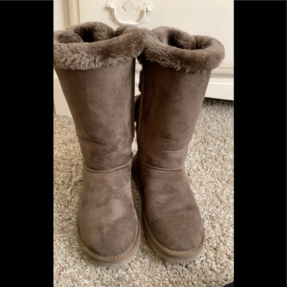 Brown uggs size 7 1/2